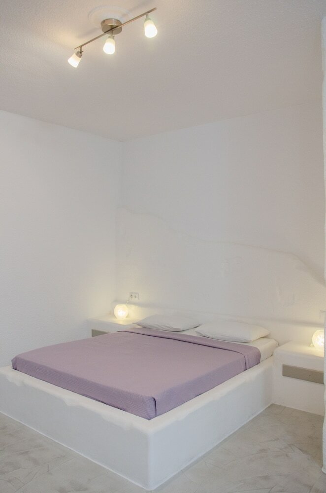 Фото George & Irene Hotel