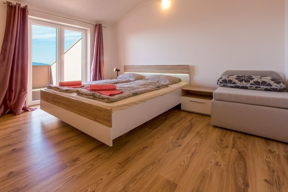 Фото Tomica - Open Pool - A4 Dvoetažni