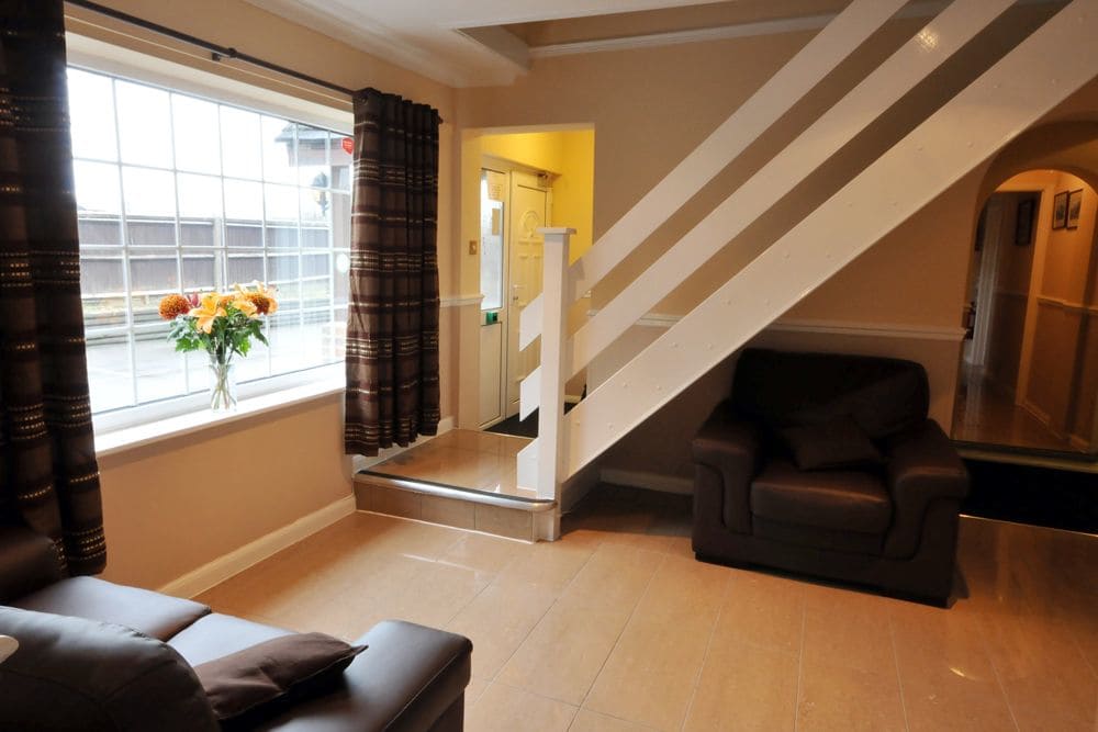 Фото Flexistay Ambers Gatwick Aparthotel