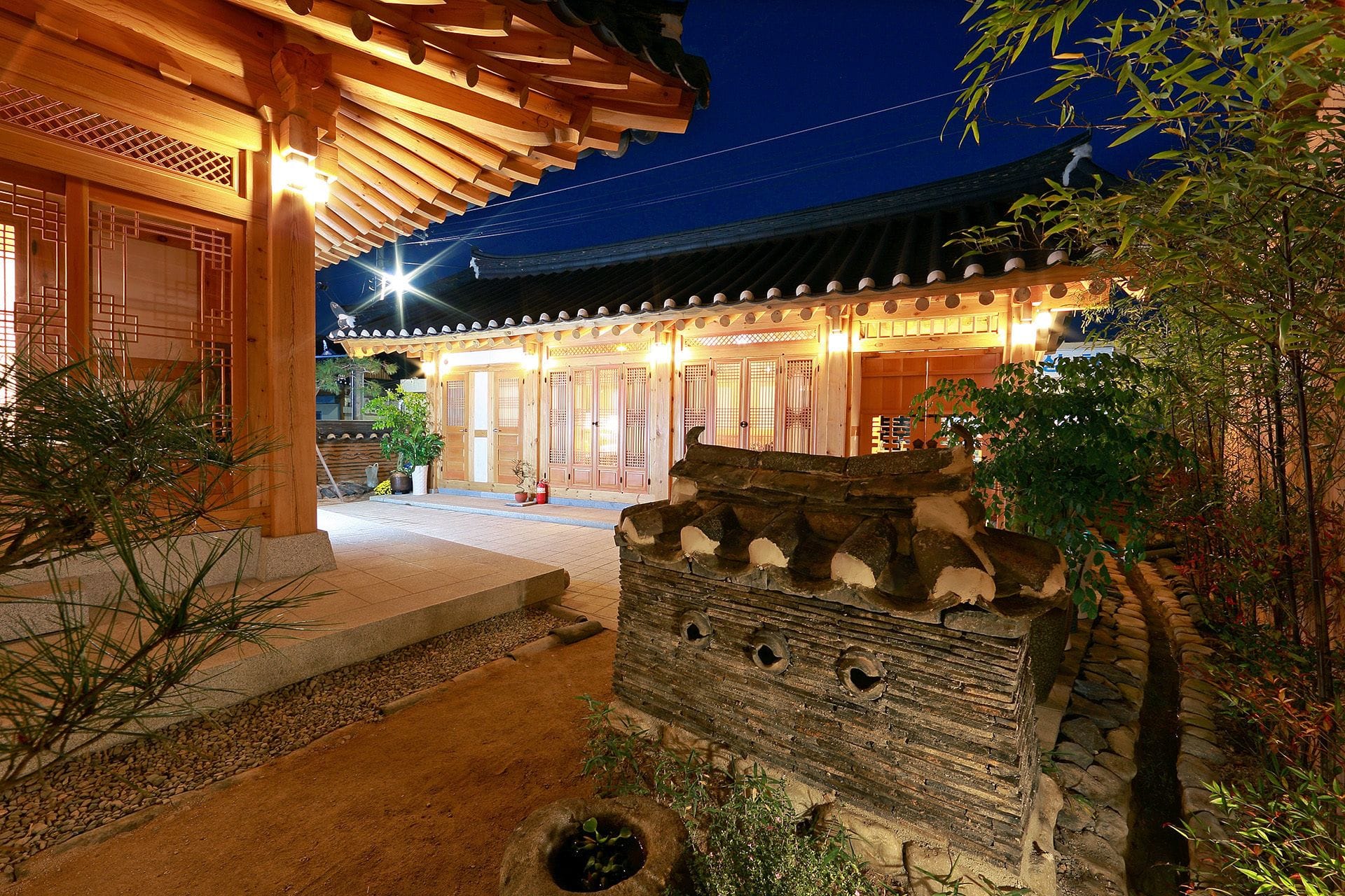 Фото Wiyeonjae Hanok Stay