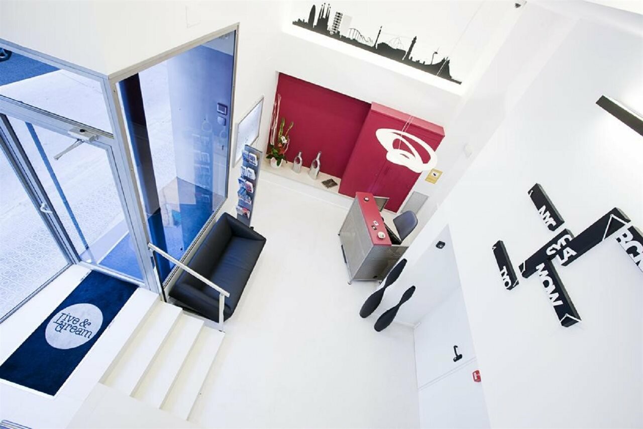 Фото Live And Dream Hostel