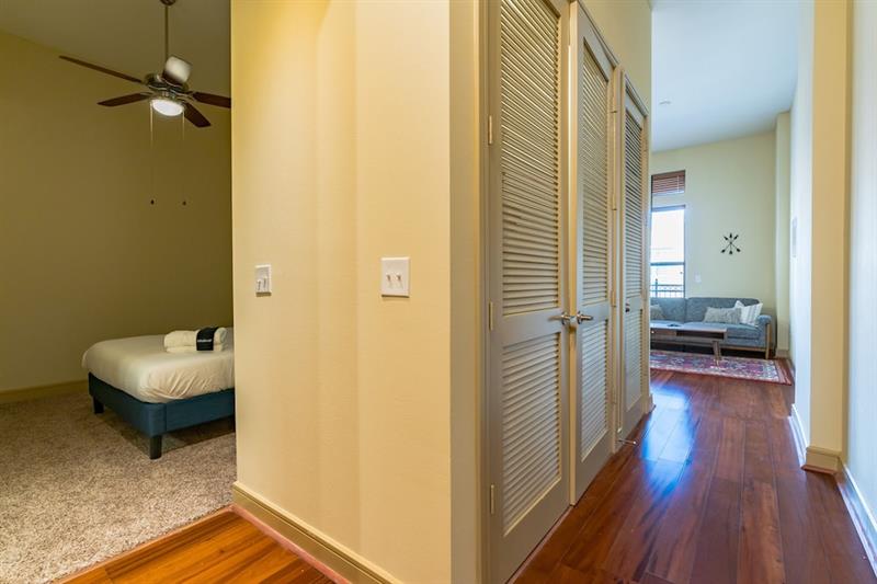 Фото The Luxury Suites of Houston