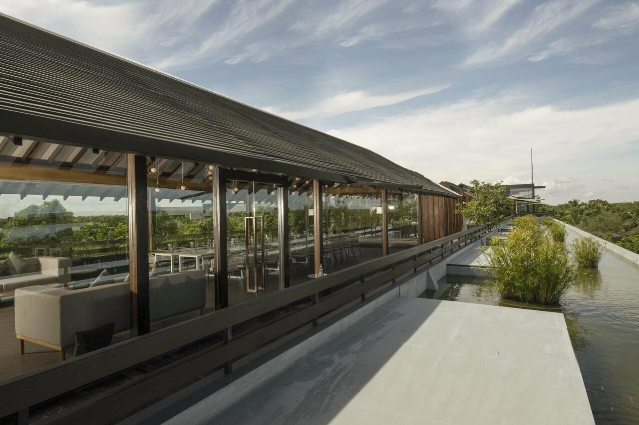 Фото DoubleTree by Hilton Weerawila Rajawarna Resort