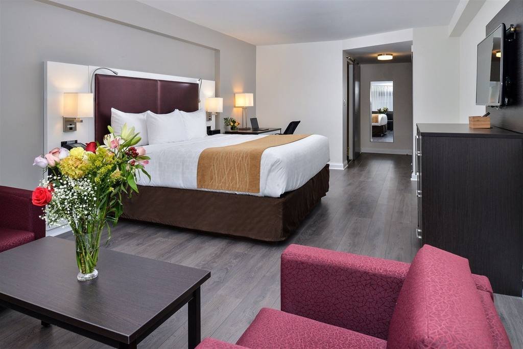 Фото The Saint James Hotel, An Ascend Hotel Collection Member