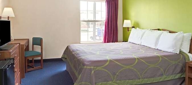 Фото Super 8 by Wyndham Louisville/Expo Center