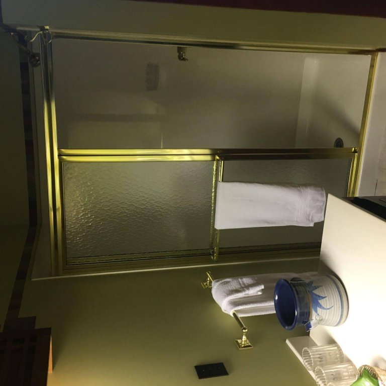 Фото Main Street Bed & Breakfast