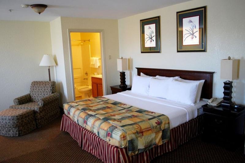 Фото Clarion Inn & Suites Atlanta Downtown