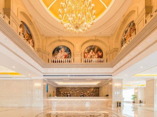 Гостиница Royal International Hotel Disneyland and Wild Animal Park Branch в Шанхае