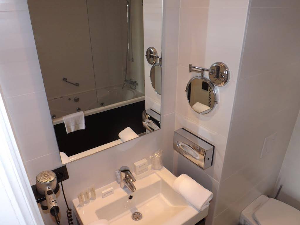 Фото Hotel Le Parisien