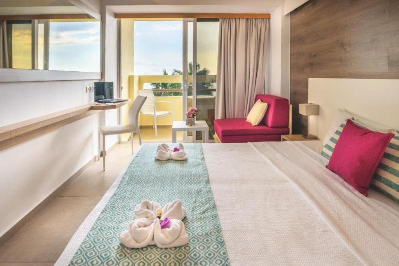 Фото Tylissos Beach