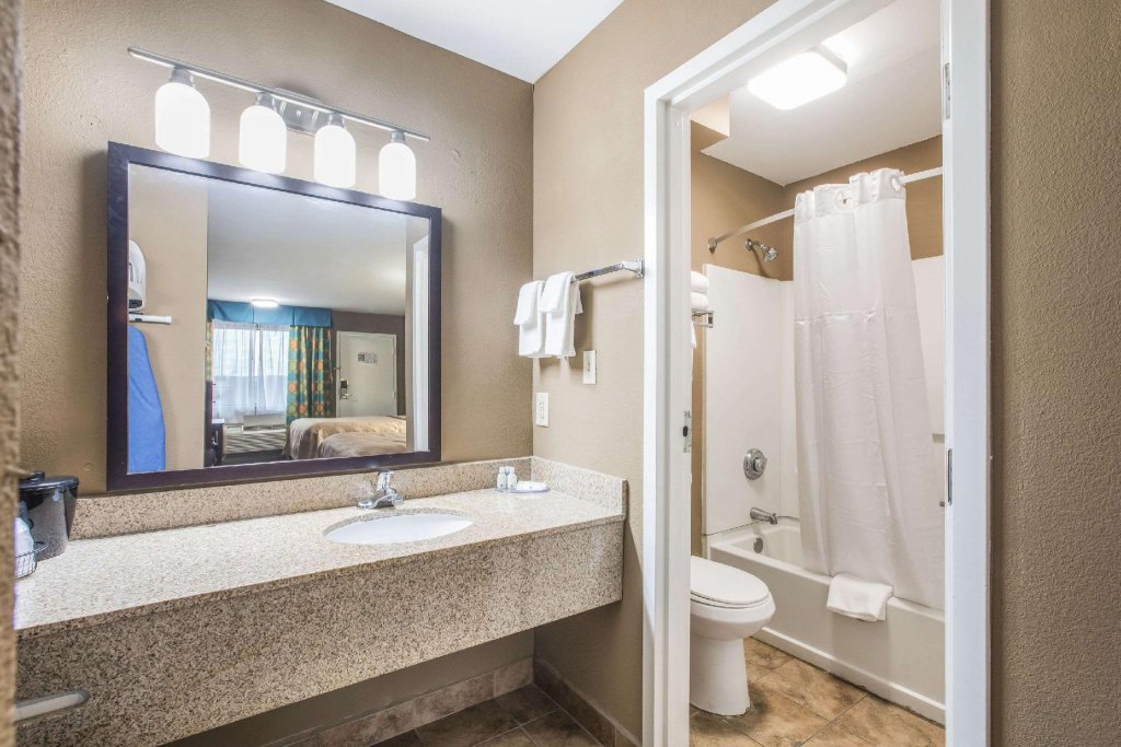 Фото Radisson Blu St. Helen's Hotel, Dublin