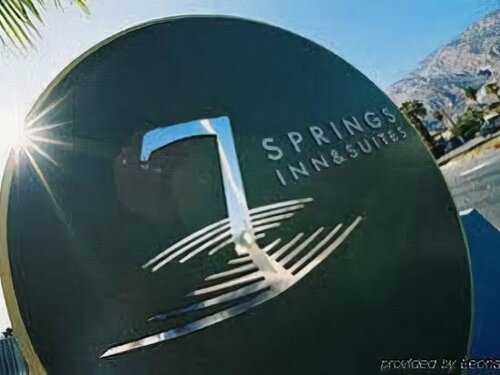 Апартаменты 7 Springs Inn & Suites в Палм-Спрингс