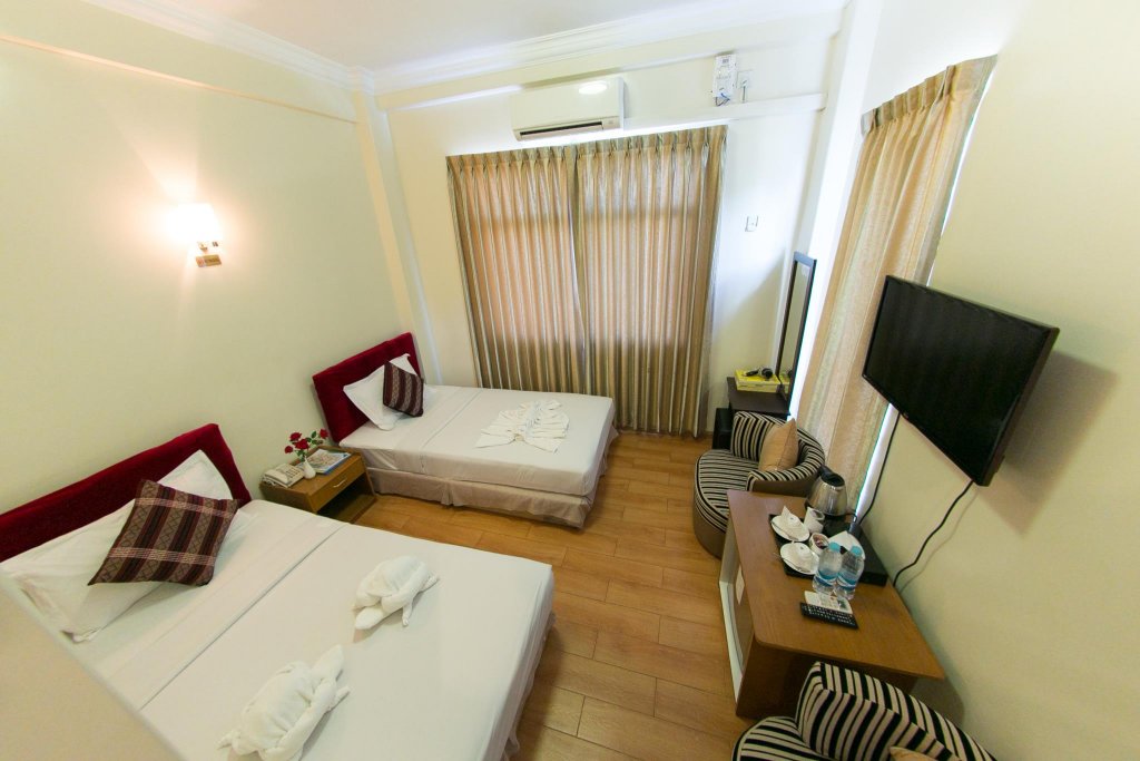 Фото отеля 2