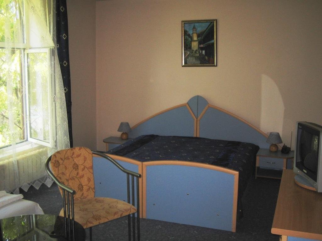 Фото Hotel Shterev Karlovo