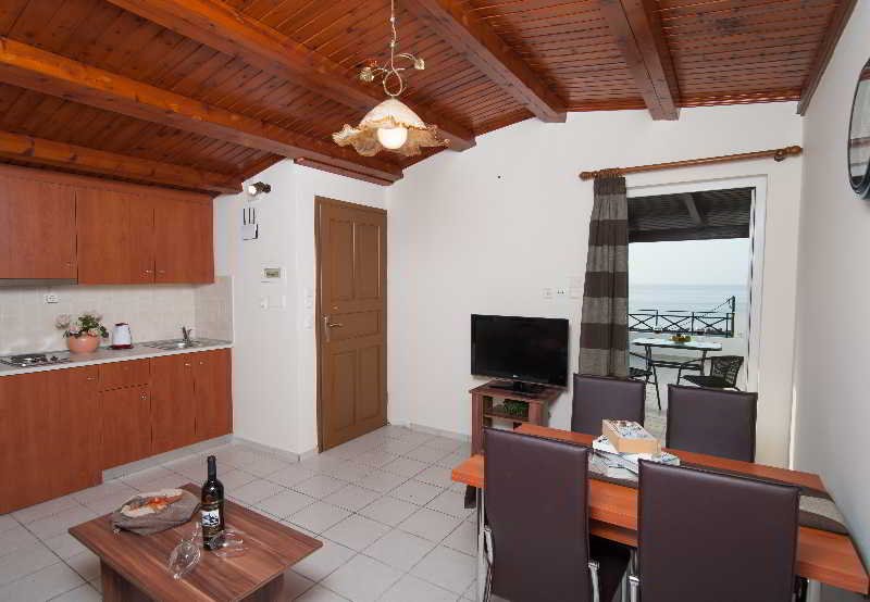 Фото Kasteli Studios & Apartments