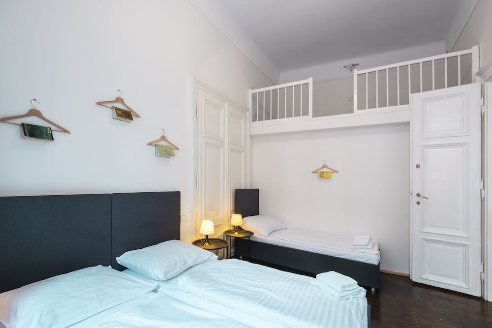 Фото Hybernska Apartments