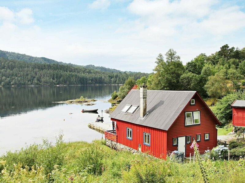 Жильё посуточно 8 Person Holiday Home in Lonevåg
