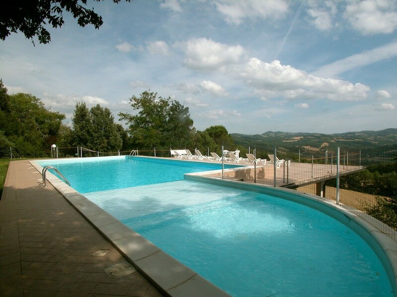 Жильё посуточно Lavish Mansion in Citerna With Swimming Pool and Garden