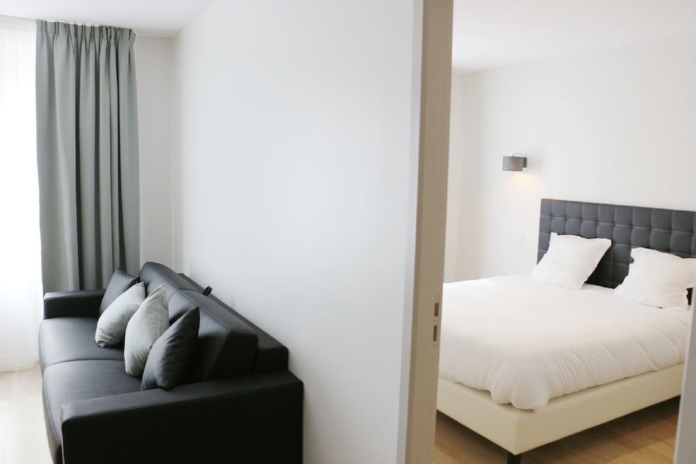 Фото La Maison Deugene Apparthotel Centre Historique