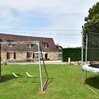 Cozy Holiday Home in Saint-Leon-sur-Vezere with Swimming Pool