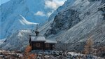 Часовня святого Архангела Михаила (Republic of Altai, Ust-Koksinskiy rayon, Katandinskoye selskoye poseleniye), capilla, cruz conmemorativa