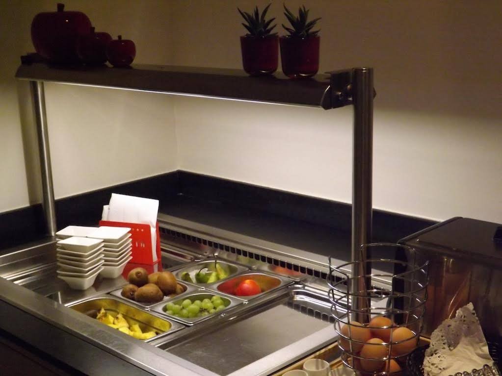 Фото Hotel Le Parisien