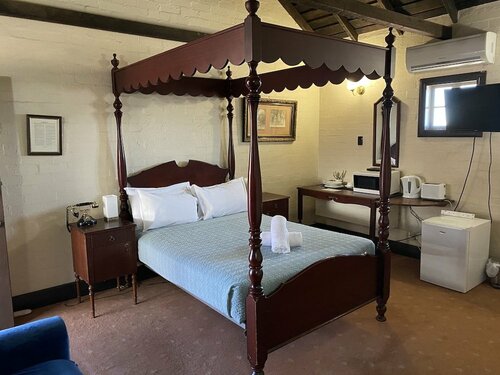 Гостиница Settlers Hotel York