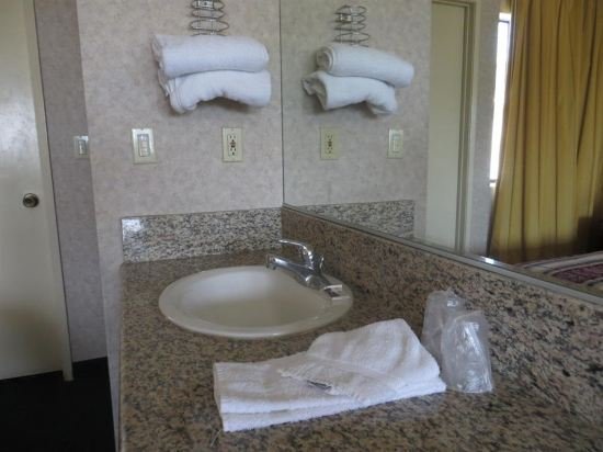 Фото Executive Suites Inn