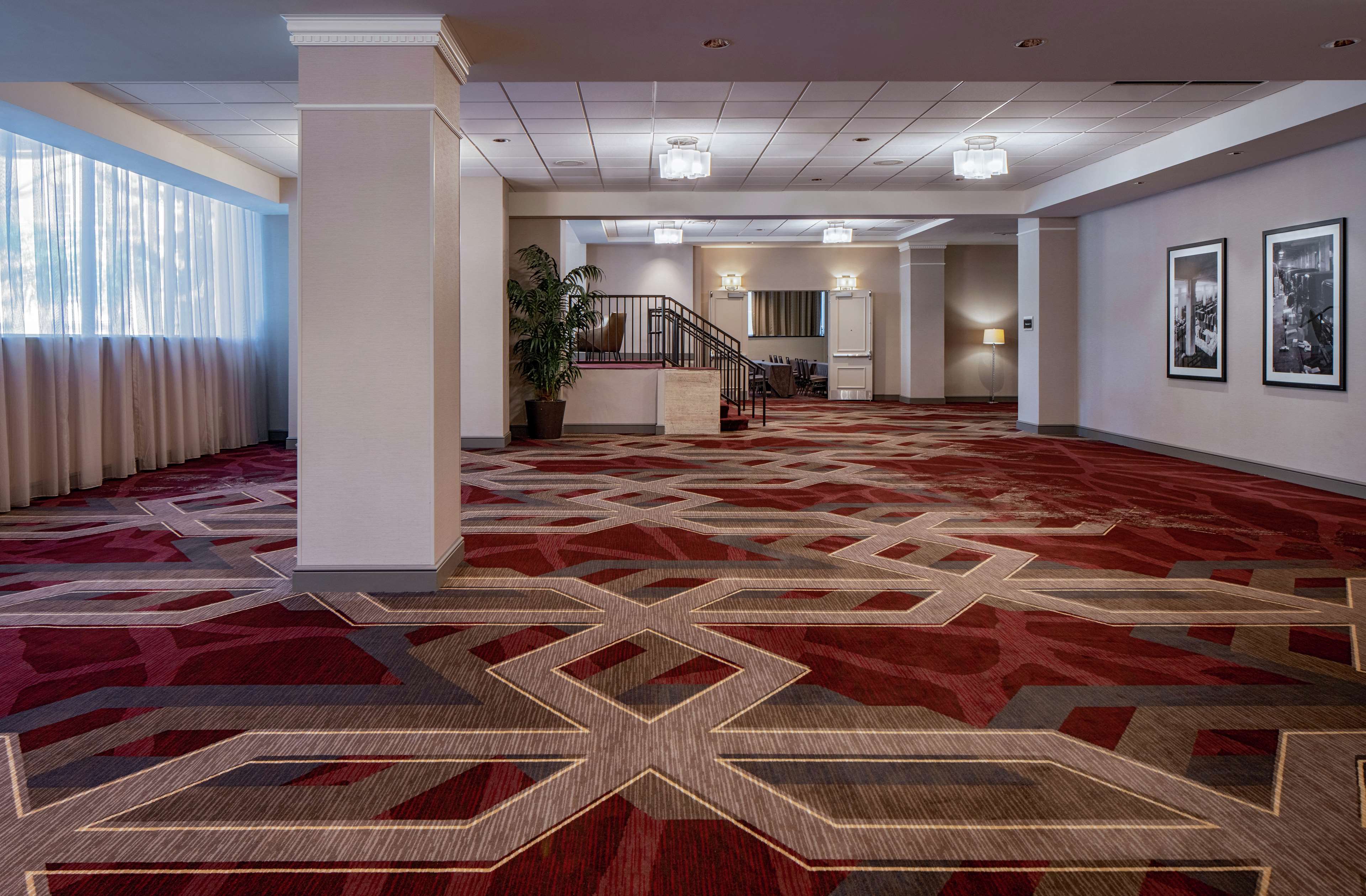 Фото Hilton Richmond Downtown