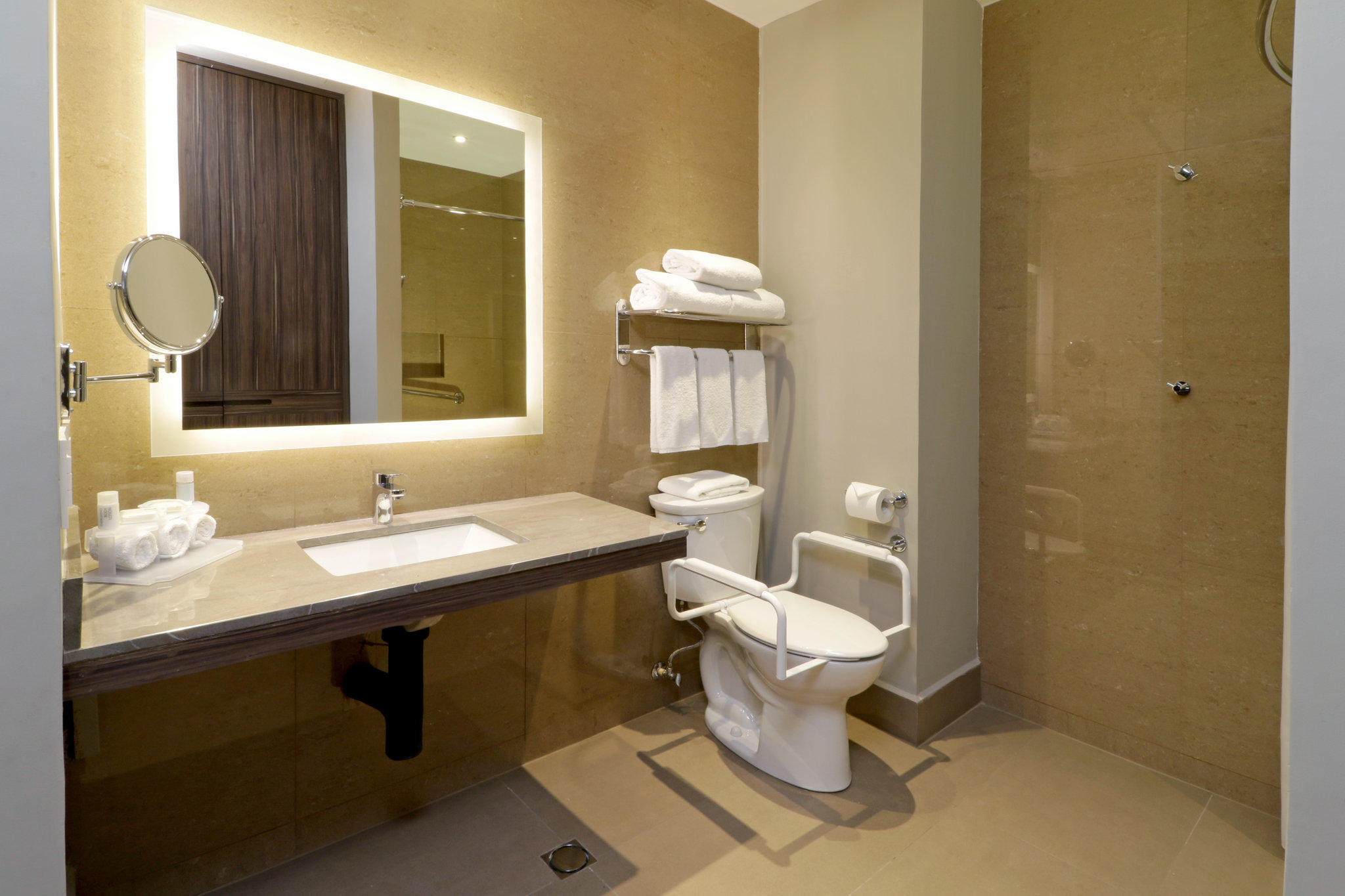 Фото Holiday Inn Express & Suites Monterrey Valle, an Ihg Hotel