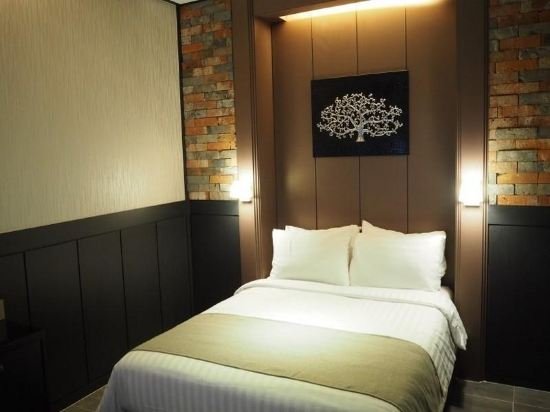 Фото CS Premier Hotel