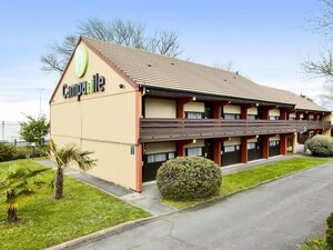 Гостиница Hotel Campanile Pau