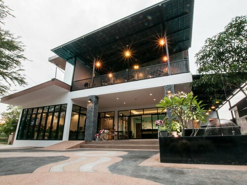 Гостиница Pimsiri Hotel в Накхонпханоме