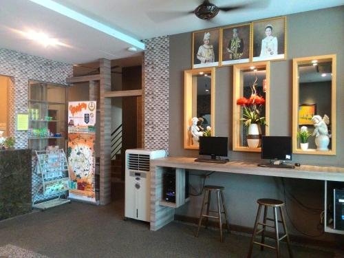 Фото Hotel Suria 18