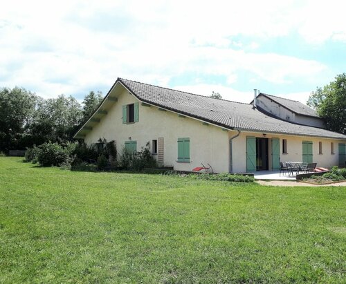 Гостиница Les Galapons в Ла-Туре-дю-Пене