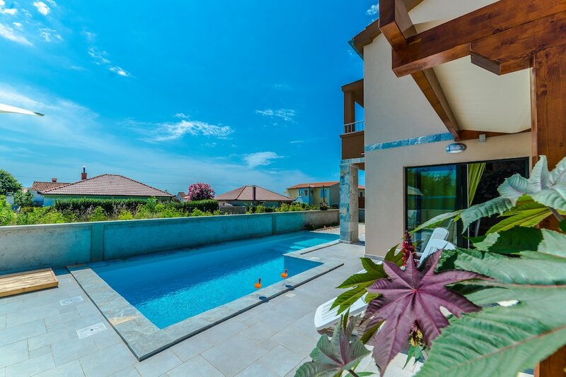 Villa Lusia - Modern villa with pool