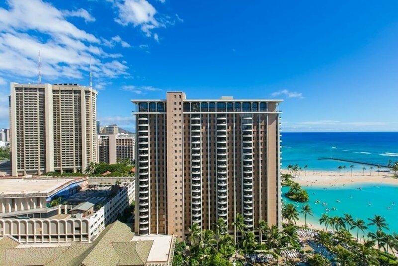 Ilikai Tower 1934 Condo With Fully Equipped Kitchen - Great for Longer Stays!