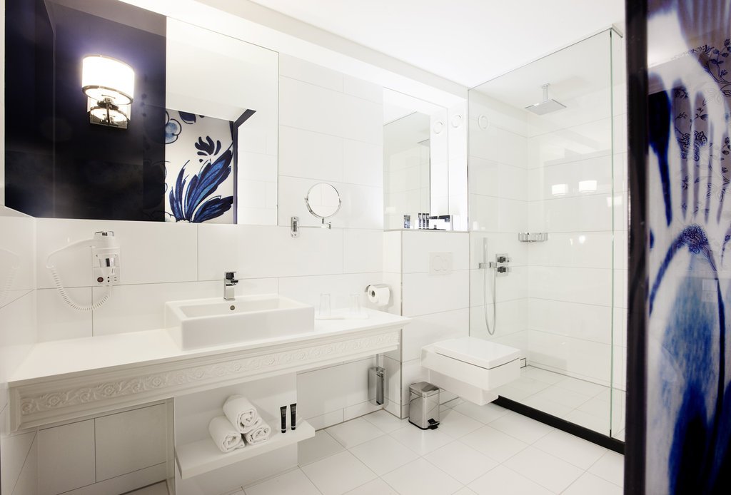 Фото Carlton Ambassador Hotel