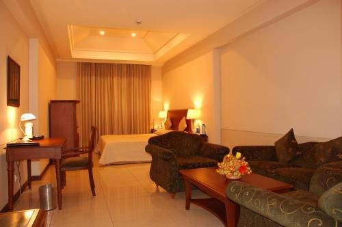 Фото Hotel Majestic Grand