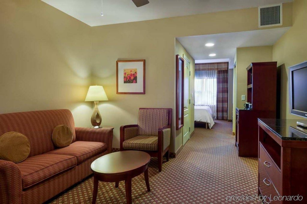 Фото Hilton Garden Inn Fort Collins