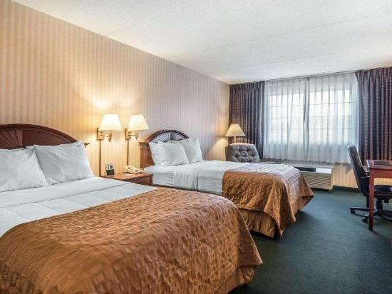 Фото Clarion Hotel - Downtown - University Area