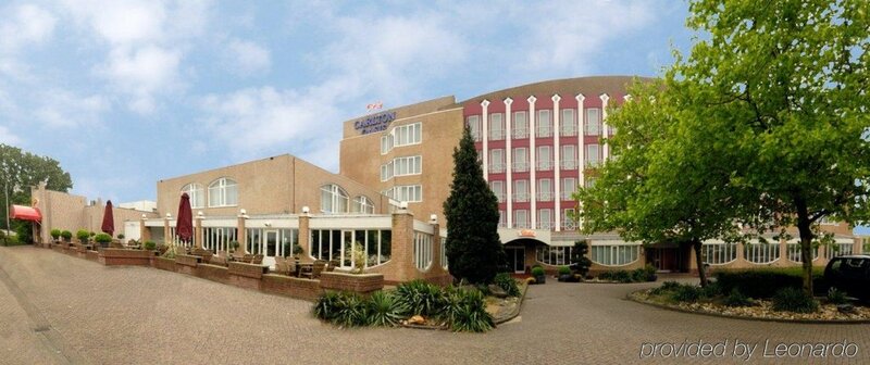 Гостиница Carlton Oasis Hotel