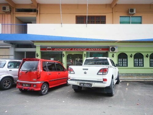 Гостиница Oyo 563 Jockey Lodge Hotel в Сандакане