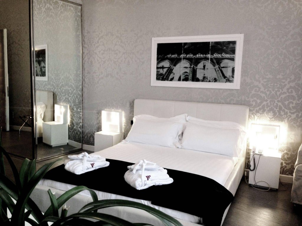 Фото Piazza di Spagna Suites