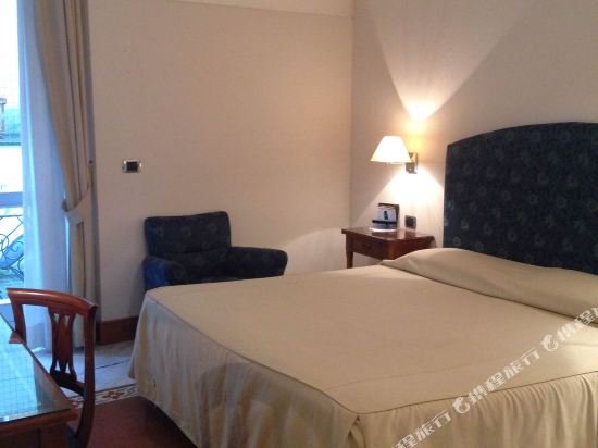 Фото Hotel Flora