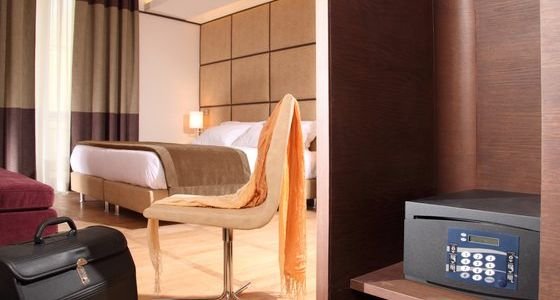 Фото The Independent Hotel