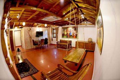 Фото Sharada International Hotel