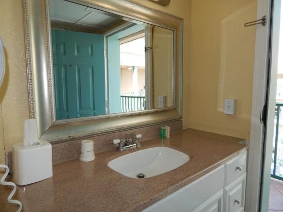 Фото Howard Johnson by Wyndham Ocean City Oceanfront