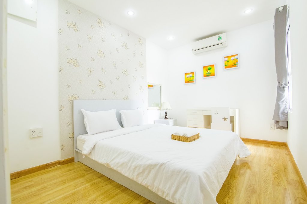 Фото Sunrise City Apartment