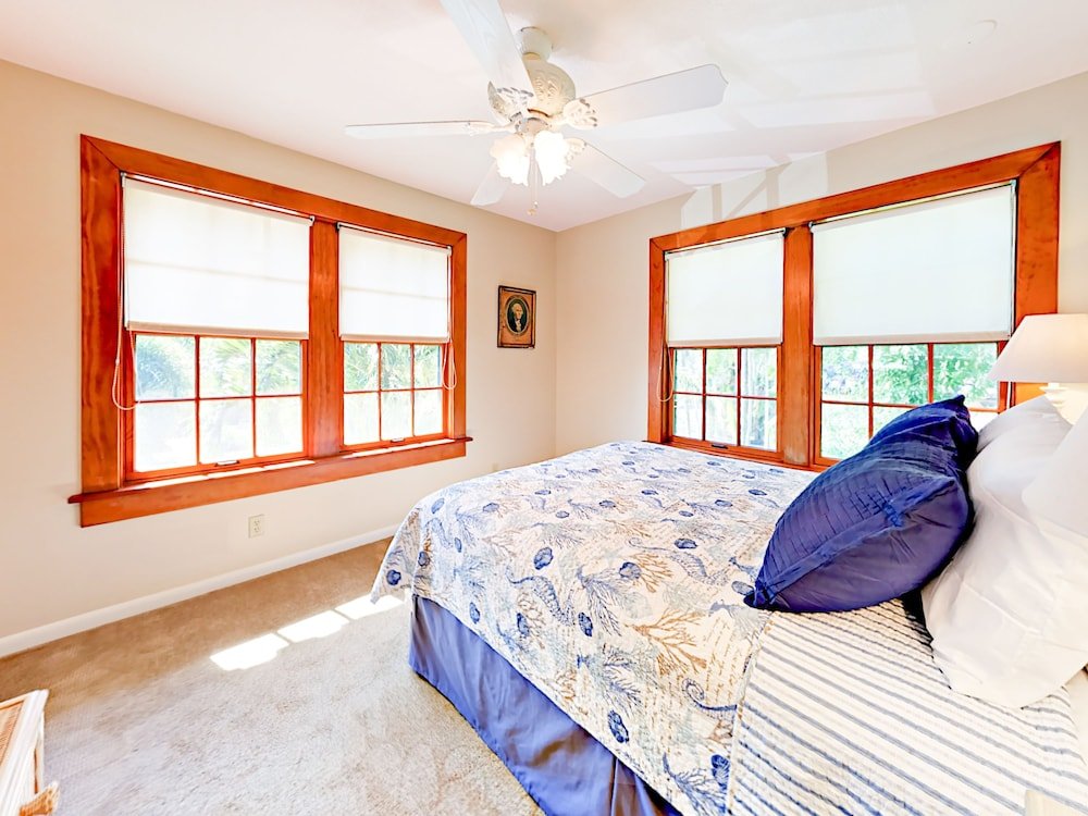 Фото Old Northwood - 3 Br Home